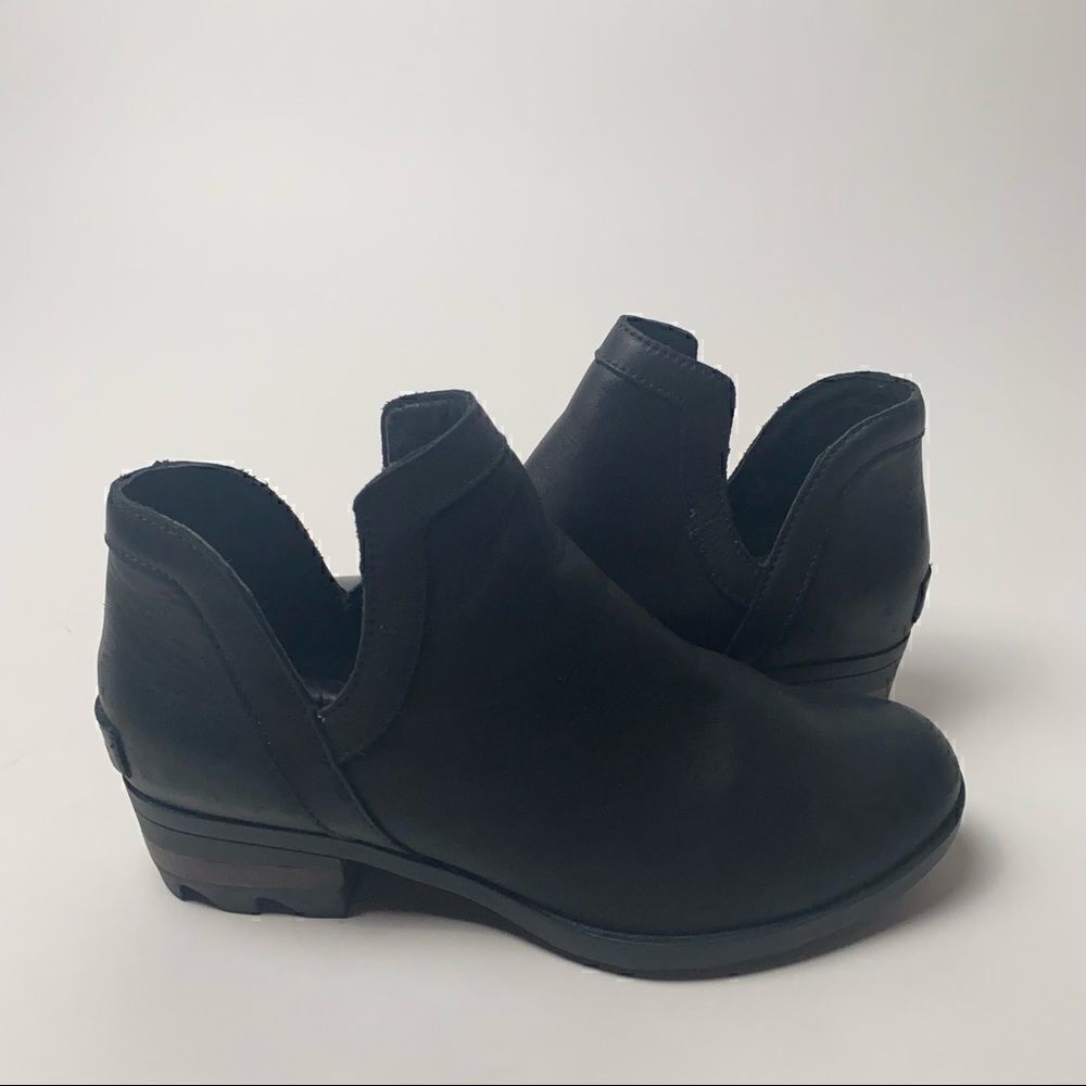 Sorel Lolla Cut Out Ankle Boots Black Leather waterproof 6.5